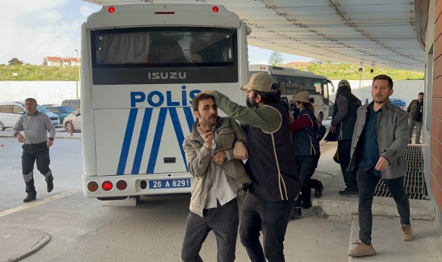 Terör operasyonunda yakalanan Yeşil Sol Parti milletvekili adayı tutuklandı   