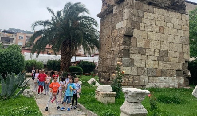 Manisa'da minikler yaşayarak görerek öğreniyor