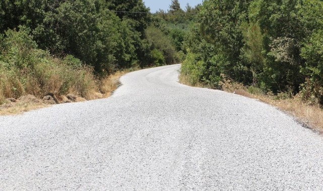 Büyükşehir'den Kırkağaç’ta yol çalışması