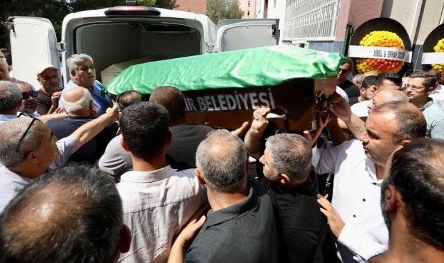 Balkondayken maganda kurşunuyla hayatını kaybeden adama acı veda