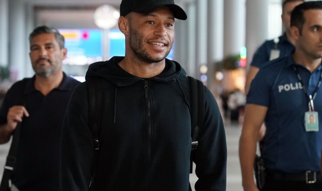 Beşiktaş, Alexander Oxlade-Chamberlain ile 3 yıllık sözleşme imzaladı   