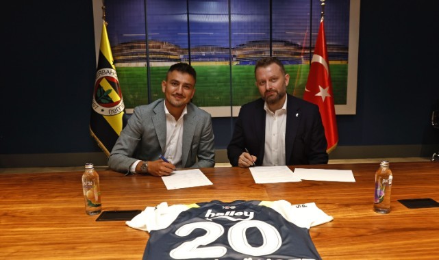 Fenerbahçe, Cengiz Ünder ile 4 yıllık sözleşme imzaladı   