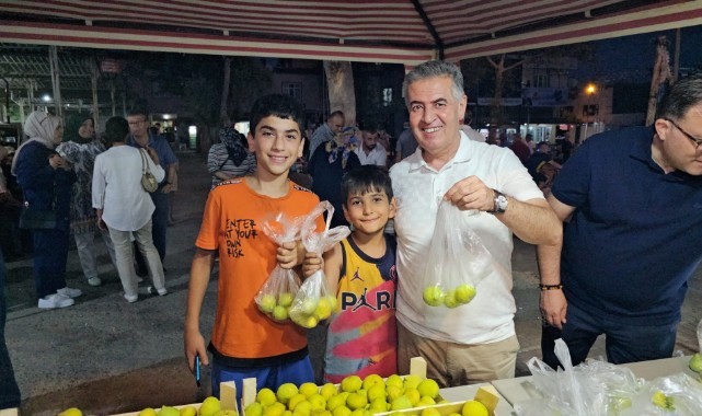 Festivalde 5 ton taze incir dağıtıldı   
