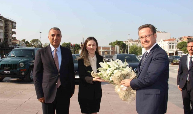 Manisa Valisi Enver Ünlü göreve başladı