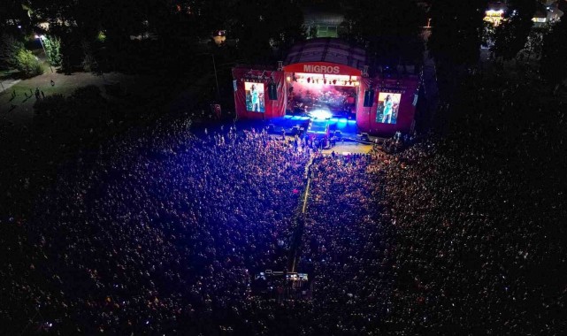 92. İzmir Enternasyonal Fuarı'nda müzik durmuyor