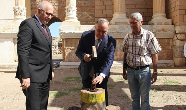 Sart'ta Bahçeli için hatıra para basıldı