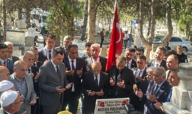 12 Eylül Darbesi'nde idam edilen Mustafa Pehlivanoğlu, ölüm yıl dönümünde mezarı başında anıldı