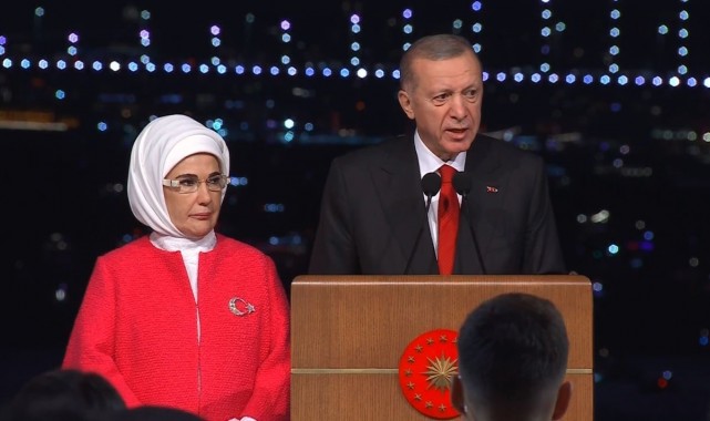 Cumhurbaşkanı Erdoğan: "29 Ekim 1923 yılında ilan ettiğimiz cumhuriyetimiz ilk asrını tamamlayıp adına Türkiye Yüzyılı dediğimiz ikinci yüzyılına yelken açıyor"