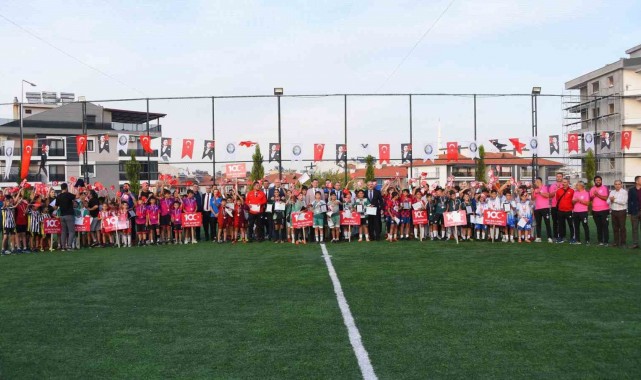 Cumhuriyet Futbol Turnuvası'nın kazananı dostluk oldu