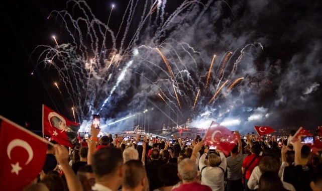 Cumhuriyetin 100. yılına İzmir damgası