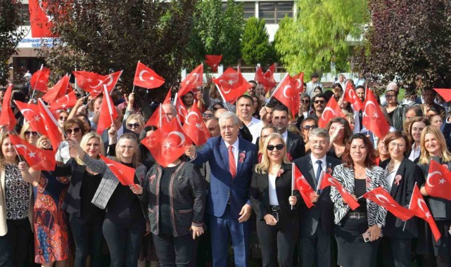 Ege Üniversitesinde "Cumhuriyetin 100. Yılı Anıtı" törenle açıldı