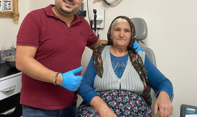 Kulağından çıkan şey şok etti! Hışırtı yapıyordu...