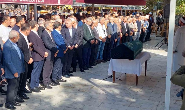 Necip Fazıl Kısakürek'in oğlu Mehmed Kısakürek son yolculuğuna uğurlandı