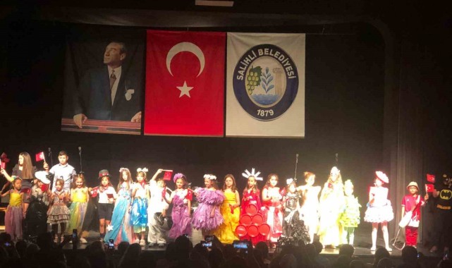 Salihli'de çocuklar gönüllerince eğlendi