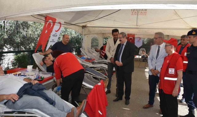 Salihli'de rekor kan bağışı: Toplam bin 683 ünite