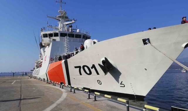 TCSG Dost Gemisi'nden İzmir Körfezi'nde nefes kesen arama kurtarma tatbikatı