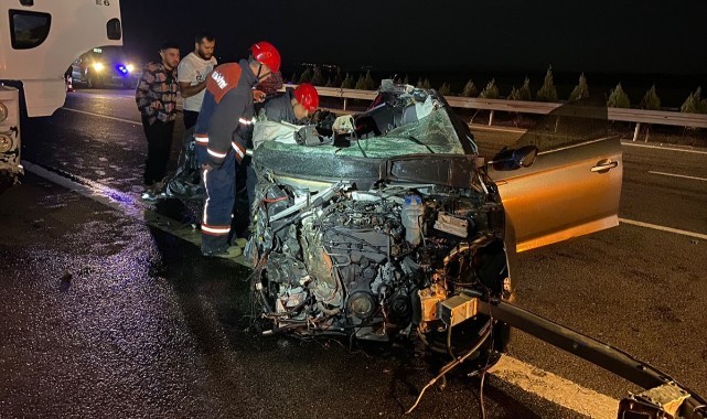TIR'la çarpışan otomobildeki yolcu hayatını kaybetti