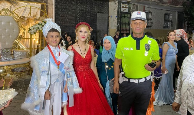 Trafik polisi olmak isteyen Semih Ege'nin mutluluğuna ortak oldular