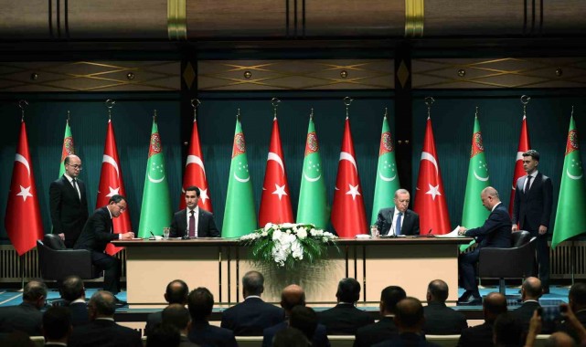 Türkiye ve Türkmenistan arasında 13 anlaşma imzalandı