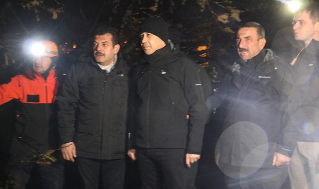 Bakan Yerlikaya: "Kafkametler isimli kuru yük gemisi batmış, 12 mürettebata halen ulaşılamamıştır"
