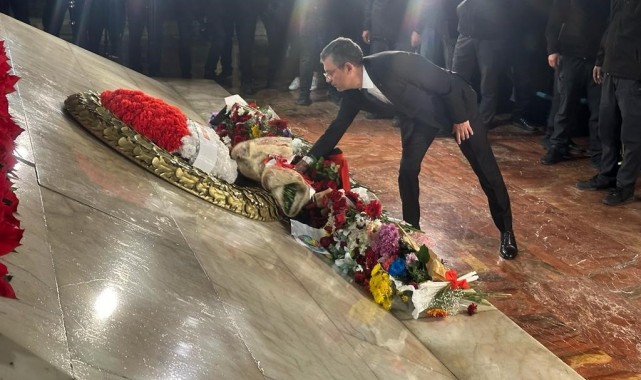 CHP Genel Başkanı Özgür Özel Anıtkabir'i ziyaret etti