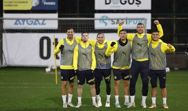 Fenerbahçe, yağmur altında çalıştı