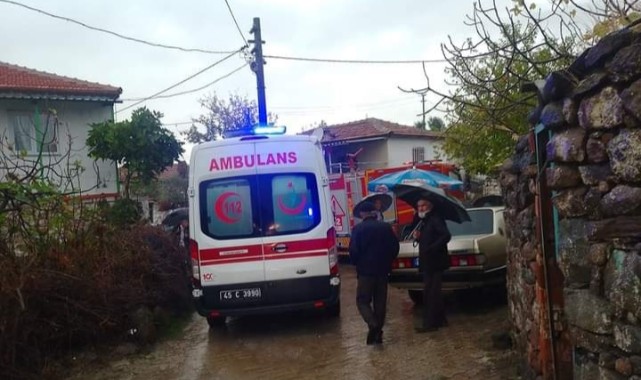 Manisa'da duvar çöktü! Altında kalan kadın yaralandı
