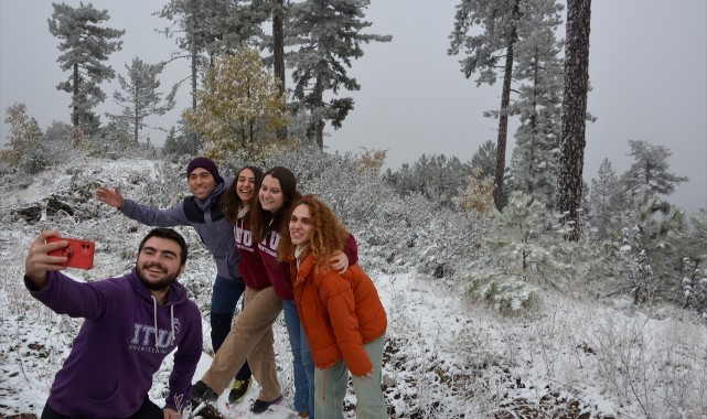 Manisa'da kar yağışı dağları beyaza bürüdü (GALERİ)