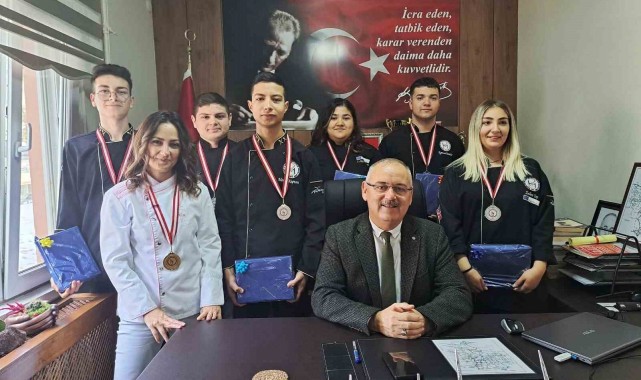 Meslek Lisesi öğrencilerinden gururlandıran başarı