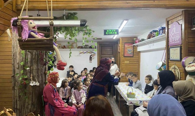 Osmanlı oyuncaklarını yaparak bir kültürü yaşatmaya çalışıyor