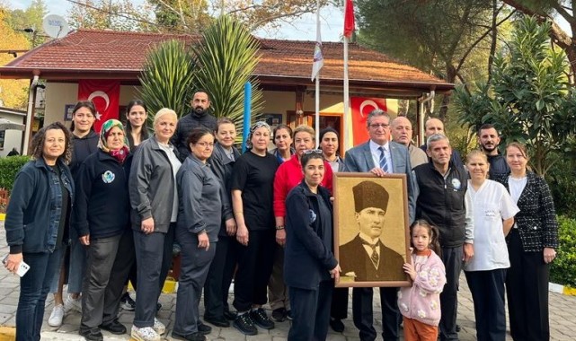 Salihli Belediye personeli Atatürk'ü özlemle andı
