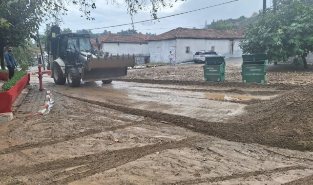 Turgutlu'da yağmur hayatı olumsuz etkiledi
