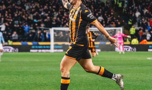 Hull City, Erol Bulut'un takımı Cardiff City'yi 3-0 ile geçti