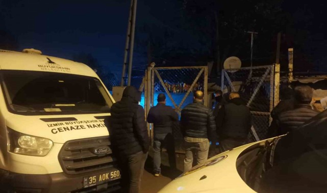 İzmir'de oğlu tarafından bıçaklanan kadın hayatını kaybetti