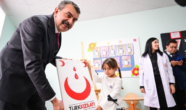 Milli Eğitim Bakanı Tekin, Manisa'da özel eğitim anaokulu açılışına katıldı
