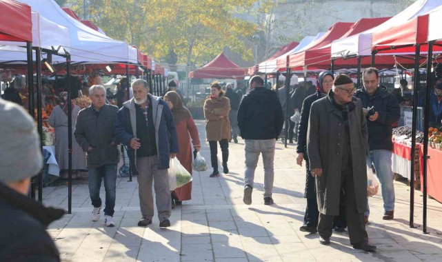 Şehzadeler'in ilk butik pazarı vatandaşların beğenisine sunuldu