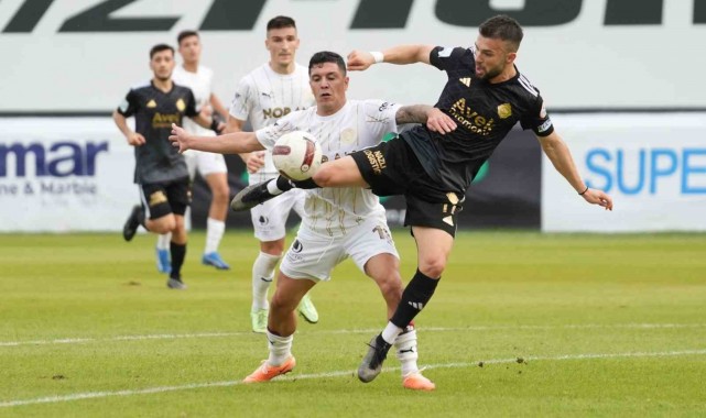 Manisa FK, Altay'ı 3 golle geçti