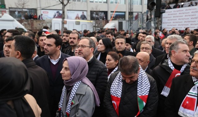 AK Partili Kasapoğlu 'Şehitlere Saygı ve Filistin'e Destek Yürüyüşü'ne katıldı
