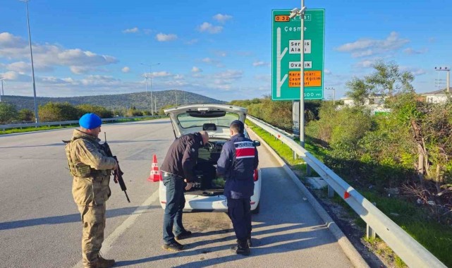 Çeşme'de jandarmadan sıkı denetim