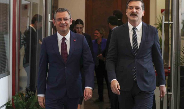 CHP Genel Başkanı Özel, TİP Genel Başkanı Baş ile görüştü