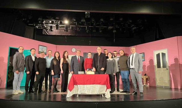 'Katil Kim' oyunu seyirciyi kahkahaya boğdu