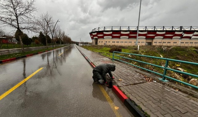 Manisa Büyükşehir ve MASKİ ekipleri fırtınaya karşı sahada