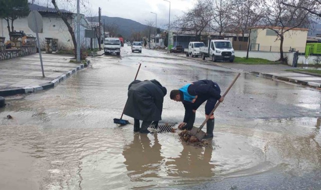 MASKİ'nin yağış müdahalesi sürüyor