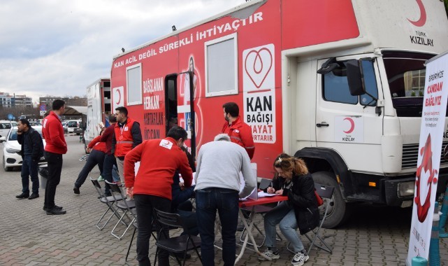 Turgutlu'da kan ve kök hücre bağışı kampanyası düzenlendi