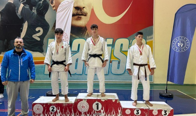 Yeşil Beyazlı judoculardan 11 madalya