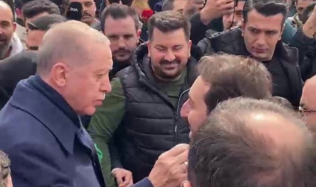 Cumhurbaşkanı Erdoğan'a evinin önünde doğum günü sürprizi
