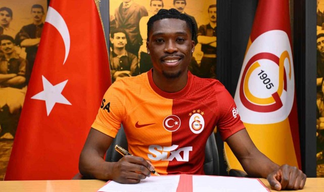 Galatasaray'a yeni sol bek oyuncu transferi