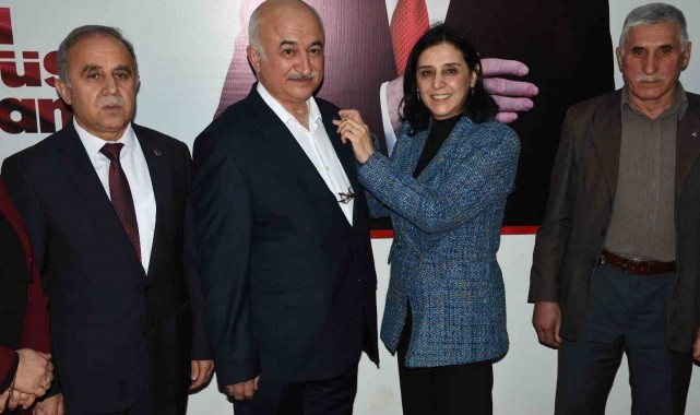 Yeniden Refah Partisi'nden istifa eden ilçe başkanı ve 5 kişi AK Parti'ye katıldı