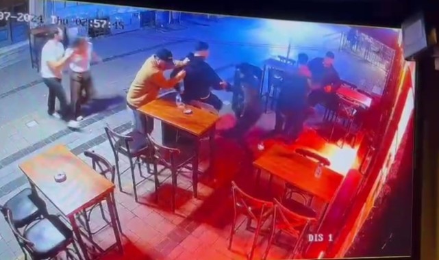 Alsancak'ın ünlü sokağında, mekana silahlı saldırı