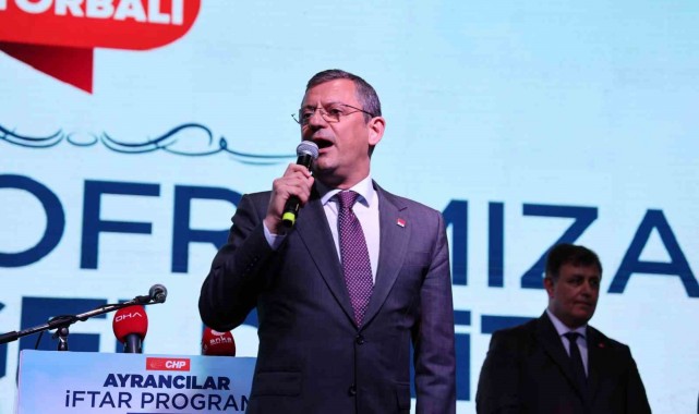Özgür Özel Torbalı'da vatandaşlarla buluştu